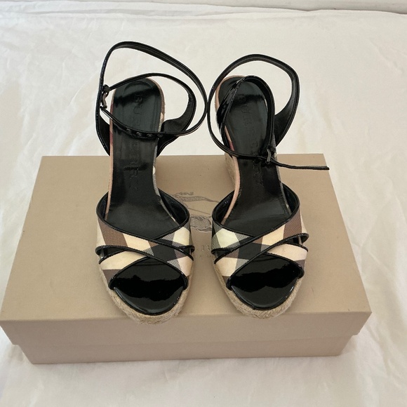 BURBERRY Plaid Crisscross Espadrille Wedges Sandals (Size:38) - Picture 1 of 5